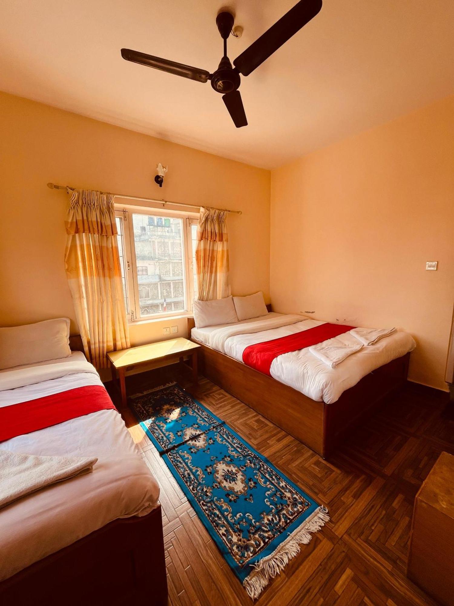 Hotel Global Inn Pokhara Exterior photo