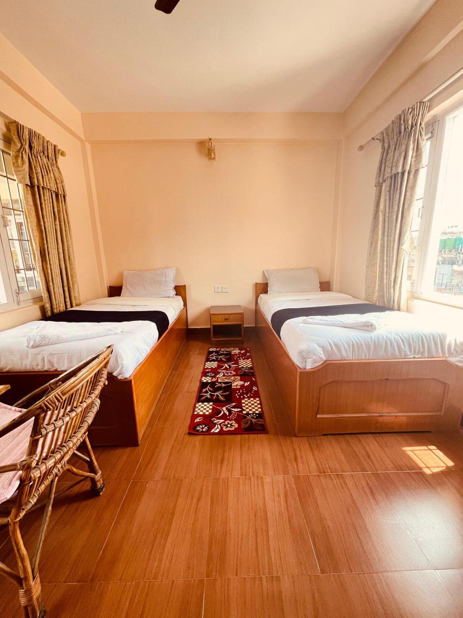 Hotel Global Inn Pokhara Exterior photo