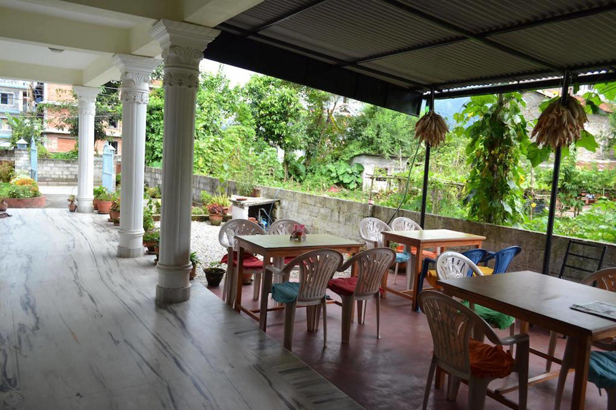 Hotel Global Inn Pokhara Exterior photo