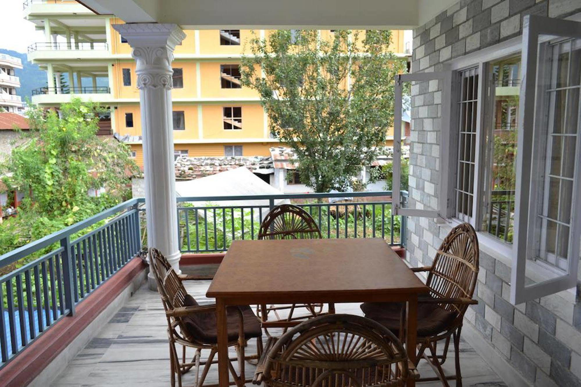 Hotel Global Inn Pokhara Exterior photo