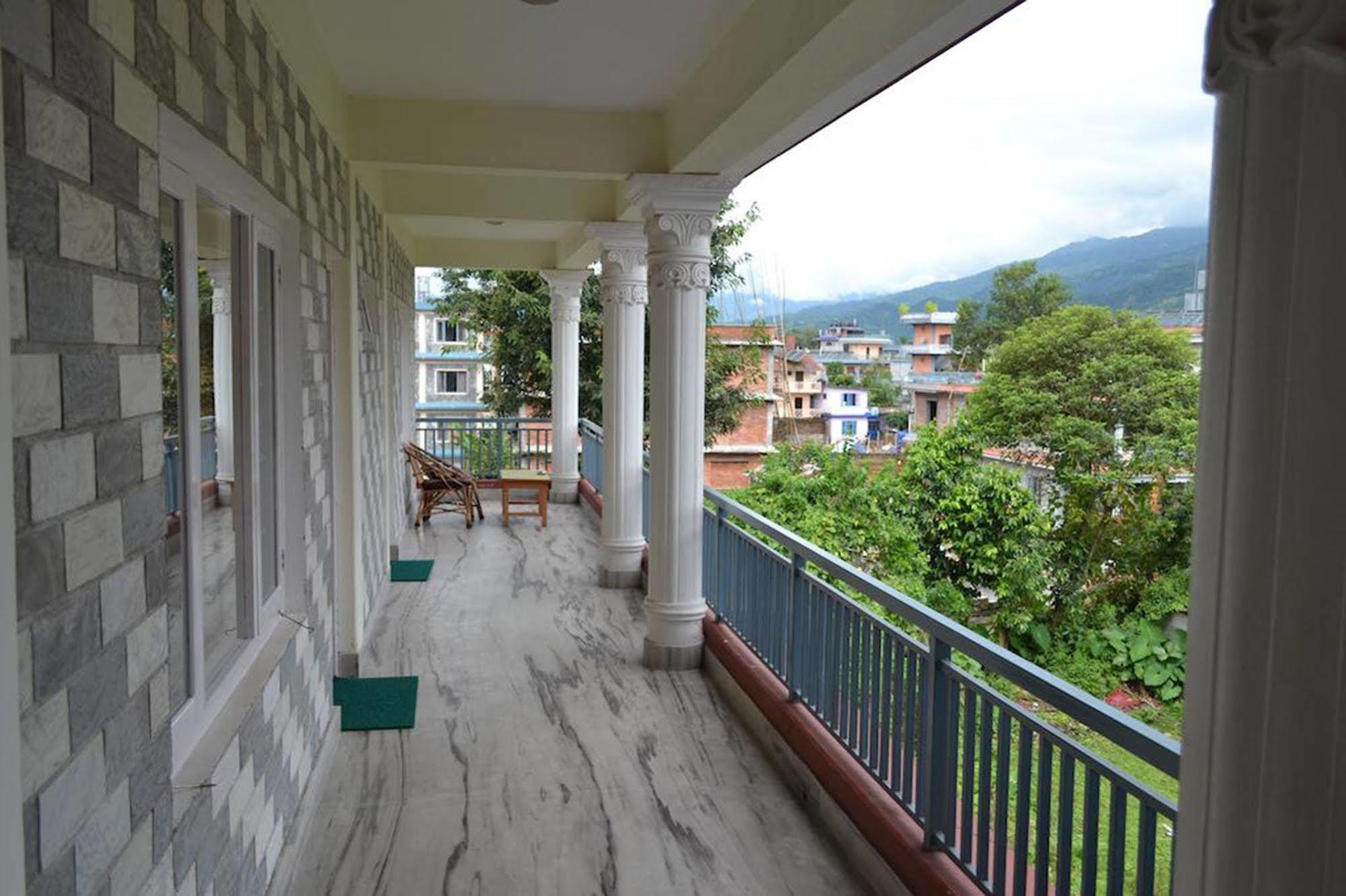Hotel Global Inn Pokhara Exterior photo